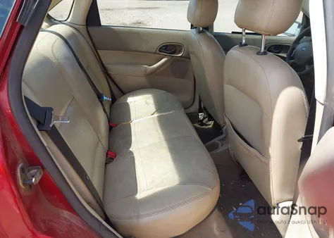 2005 Ford Focus Zx4 из США, поврежденный, VIN 1FAFP34N35W262327